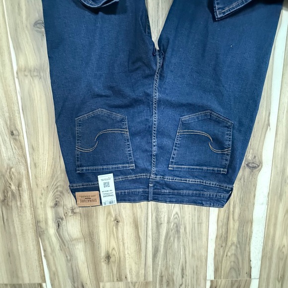 Levi Strauss Signature‎ Women's 16L High Rise Flare Jeans  Dark Wash - Picture 8 of 8